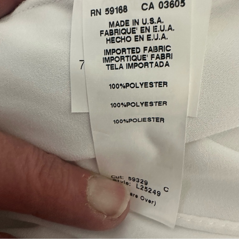 🔥 3 FOR $25 SALE 🔥 Karen Kane White Blouse with V-Neck - Picture 9 of 11